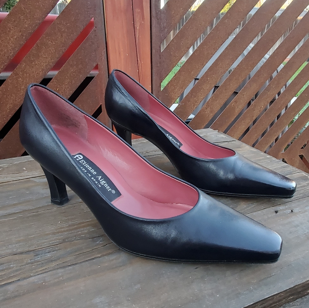 Vintage 1990s Etienne Aigner Pumps. Size 8 M. LNGUC. Made in Spain. Black.